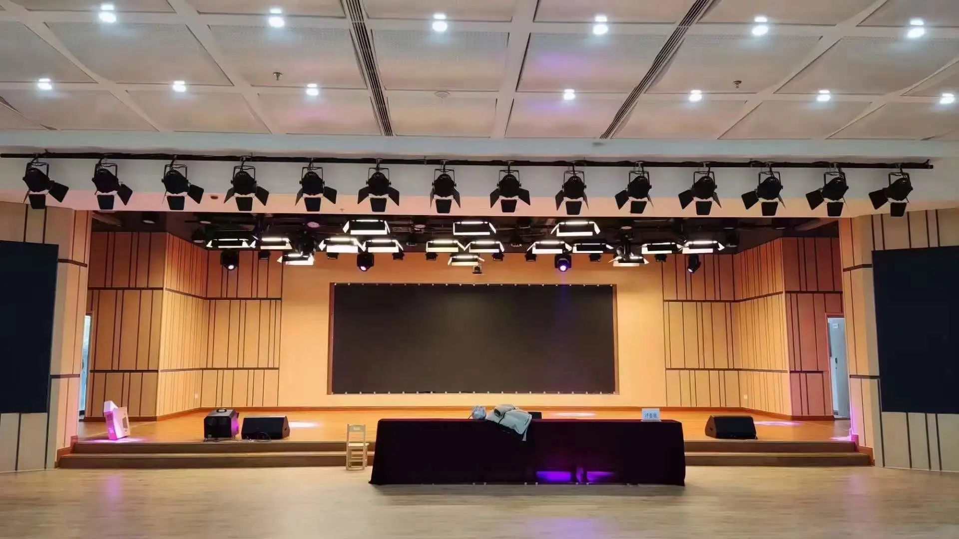 ��Ȧרҵ�ƹ���������ϵͳ���̲�Ʒ������ĳѧУ���ã�